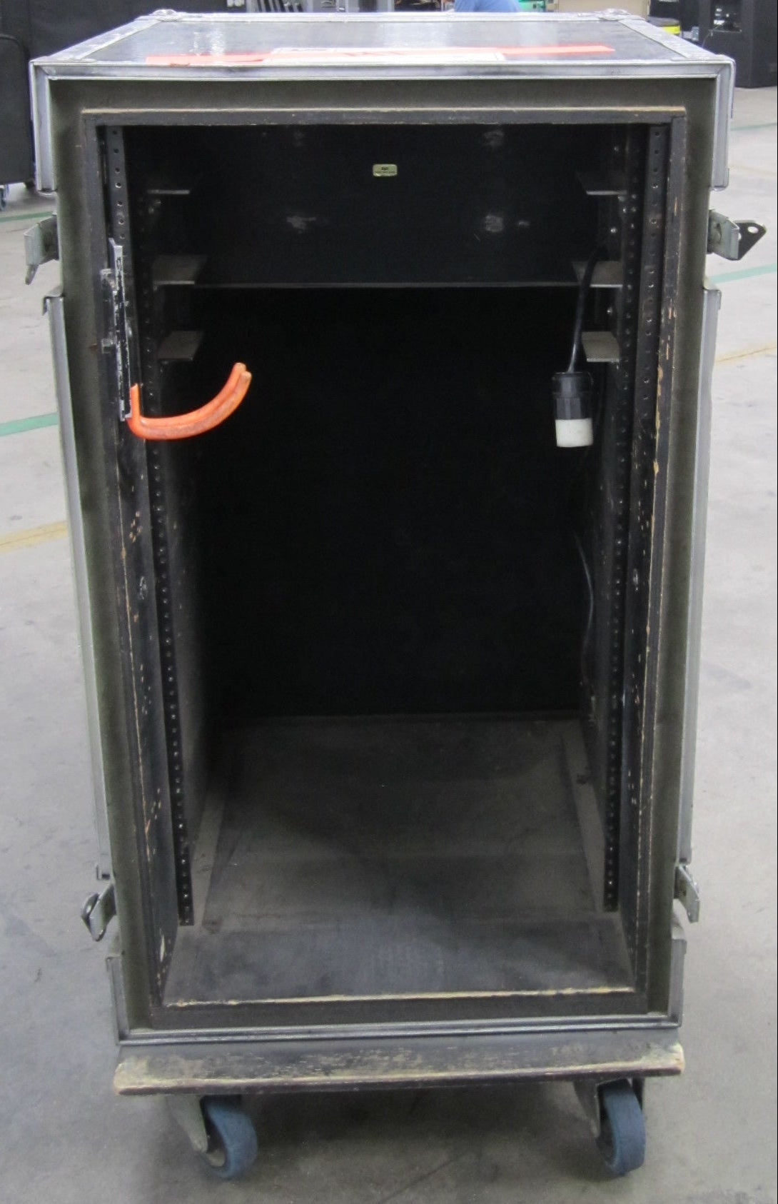 Road Flight Case, 16 Rack Units, Touring Case w/ Wheels