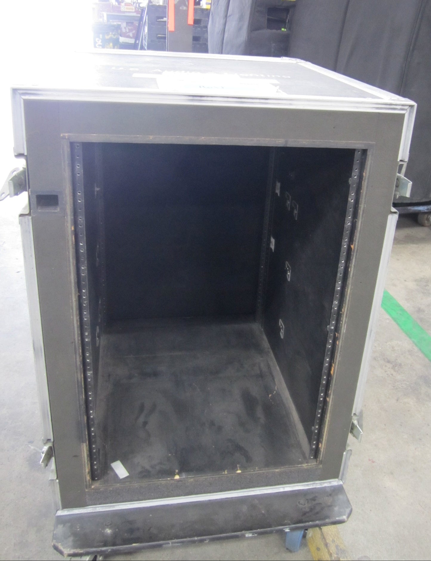 Road Flight Case, 16 Rack Units, Touring Case w/ Wheels