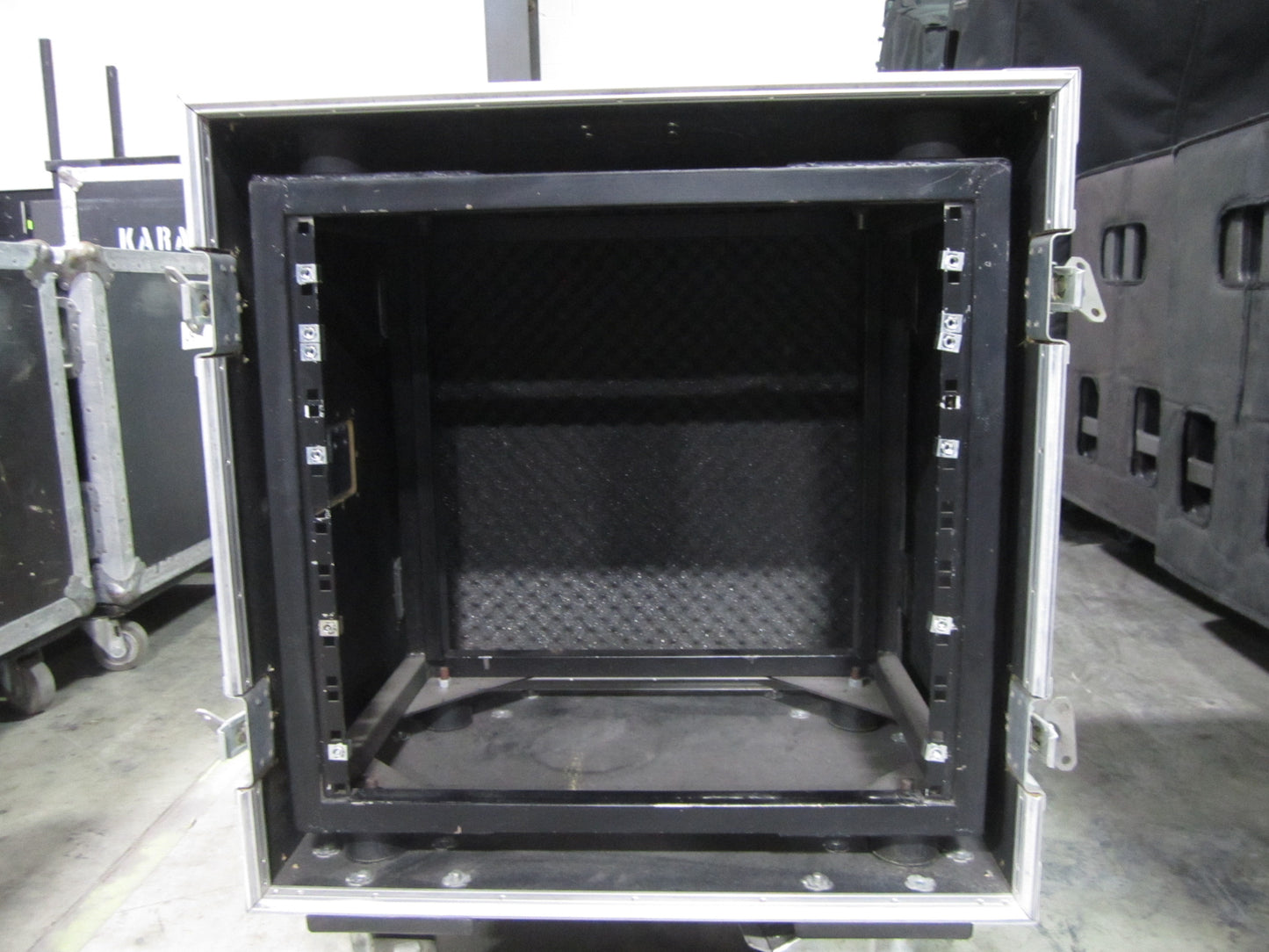 Road Flight Case, 10 Rack Units, Touring Case w/ Wheels