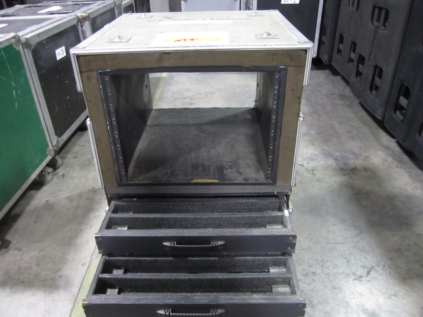 Road Flight Case, 8 Rack Units, Touring Case w/ Wheels and Drawers