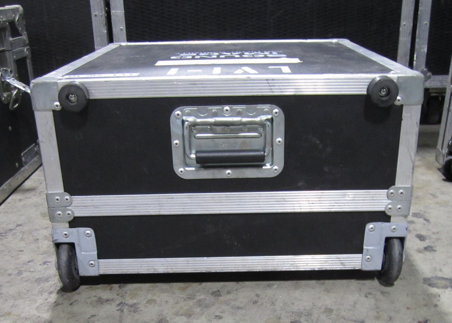 Star Case Towing Road Flight Case with Wheels, 21” x 23 1/2” x 12 1/2”