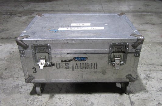 Road Case Trunk, Flight Case with Wheels, 33” x 23 1/2” x 20”