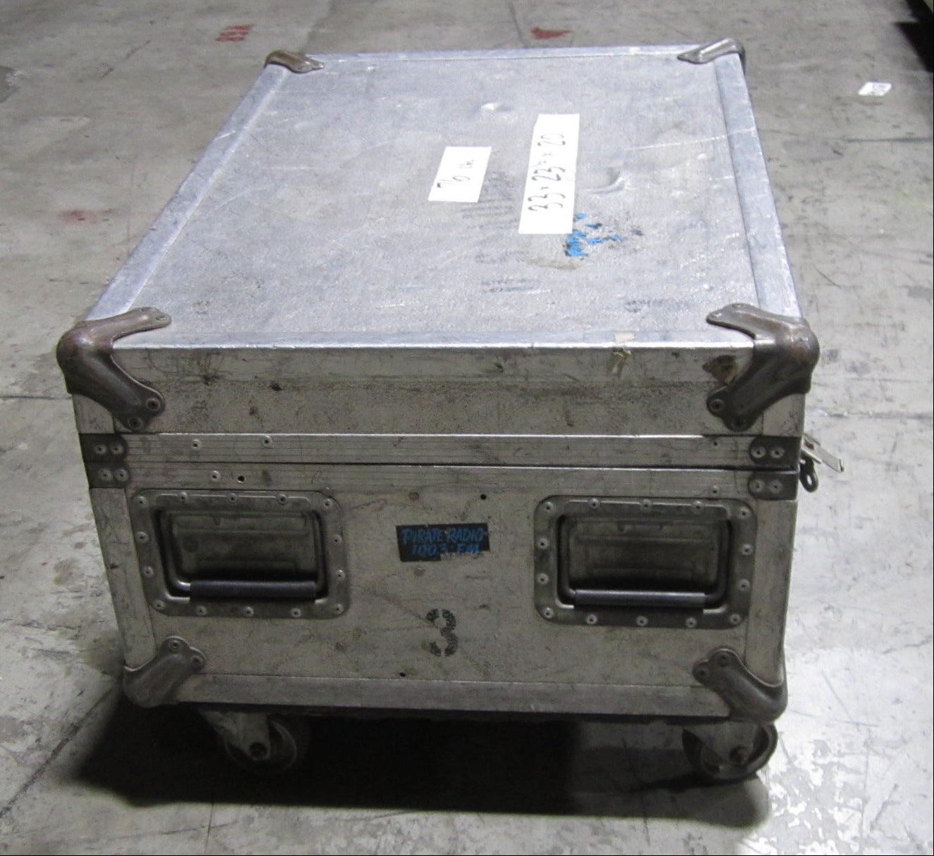 Road Case Trunk, Flight Case with Wheels, 33” x 23 1/2” x 20”