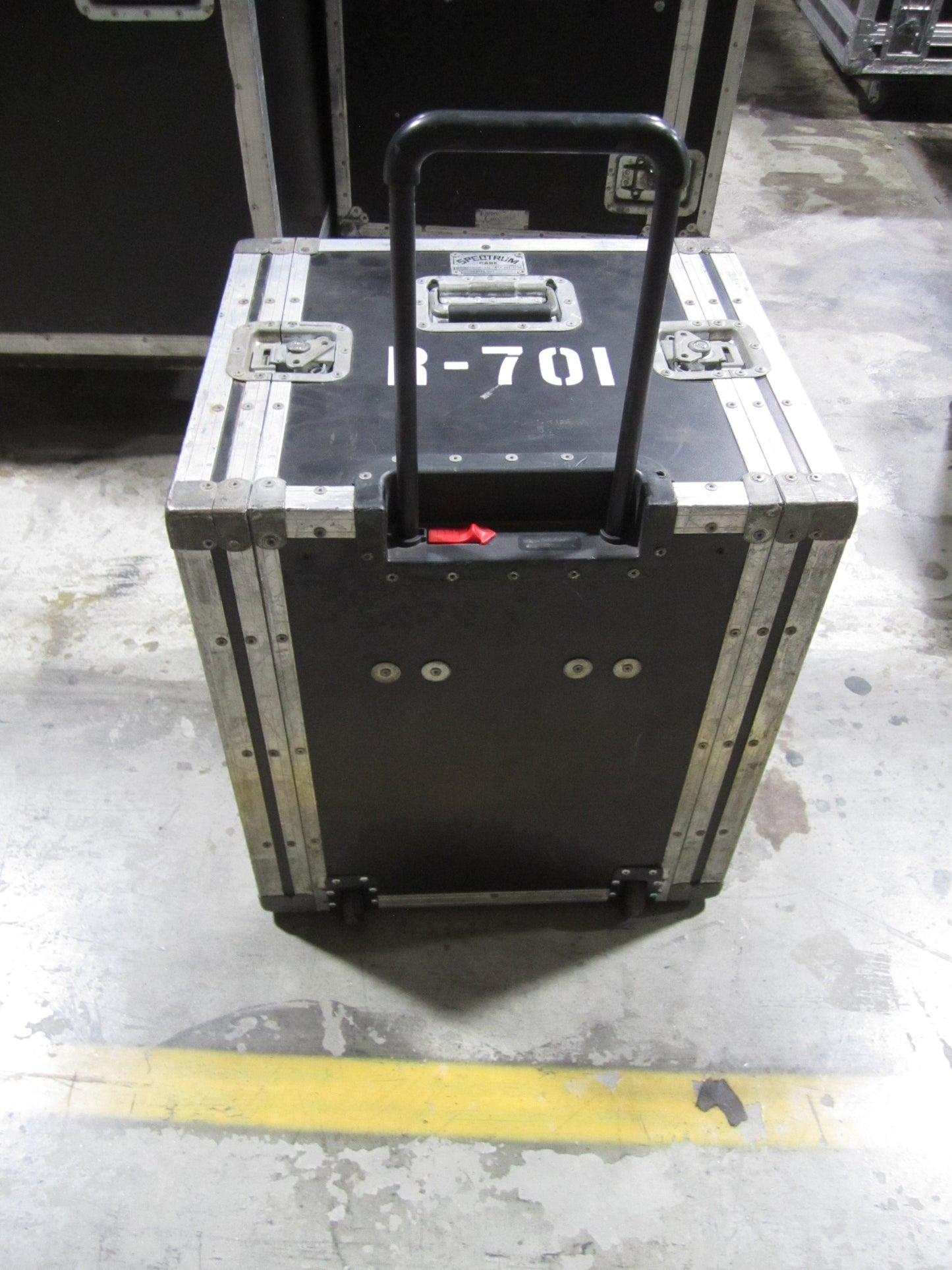 Road Flight Case 7RU Towing with Wheels and Retractable Handle