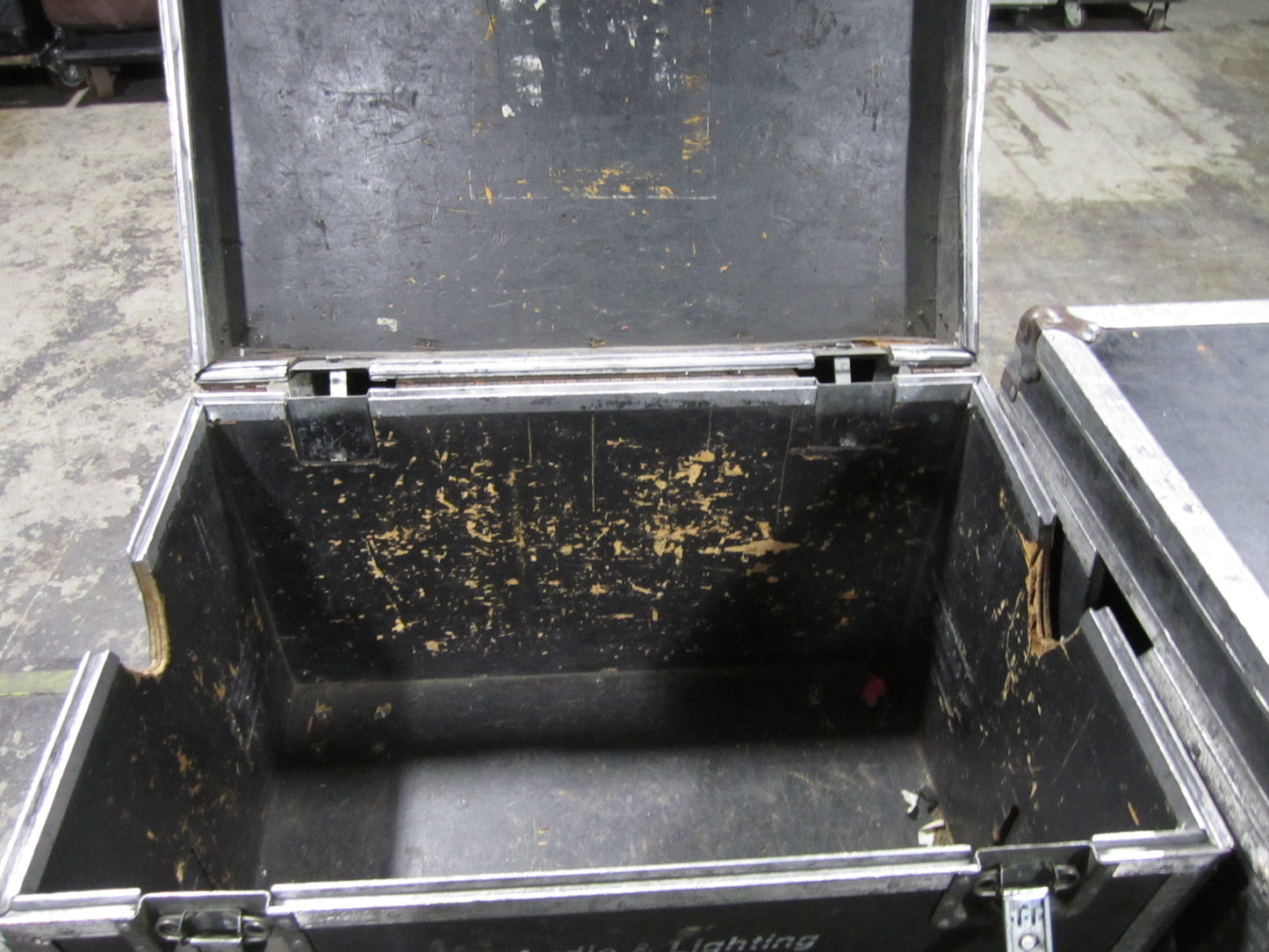 Road Case Trunk, Flight Case with Wheels, 35” x 24” x 31”