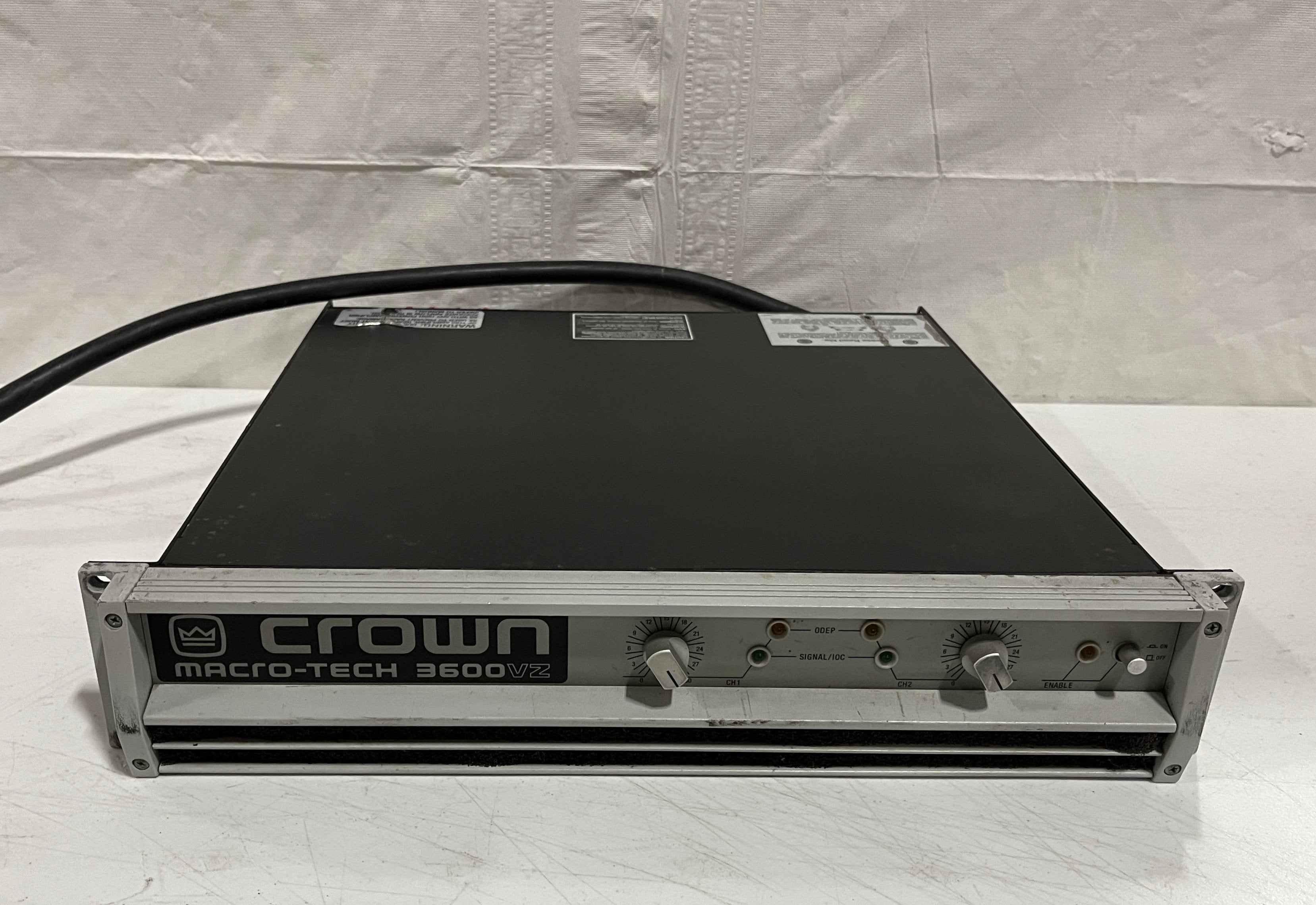 Crown Macro-Tech 3600vz Amplifier, L5 30 Connector