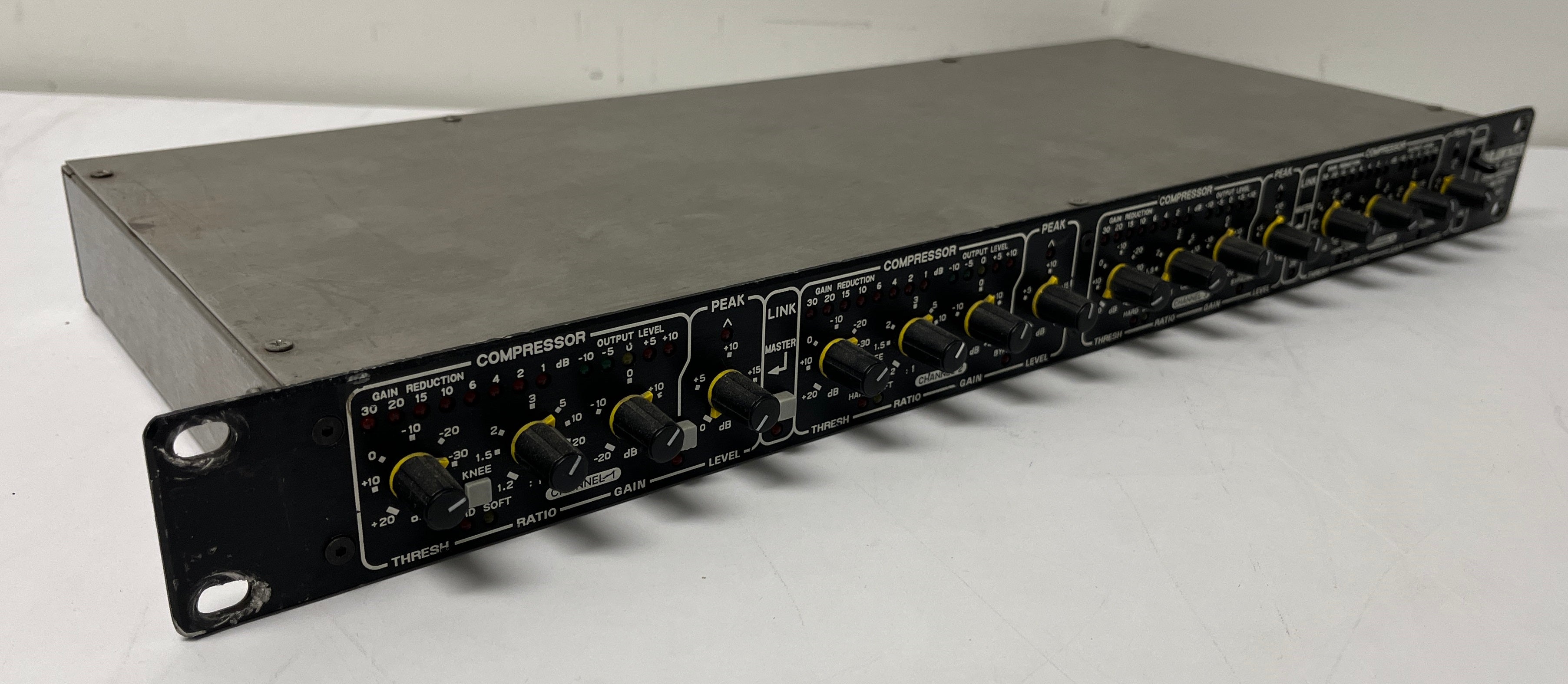 Drawmer DL441 Quad Auto Compressor / Limiter – CLAIR Used Gear