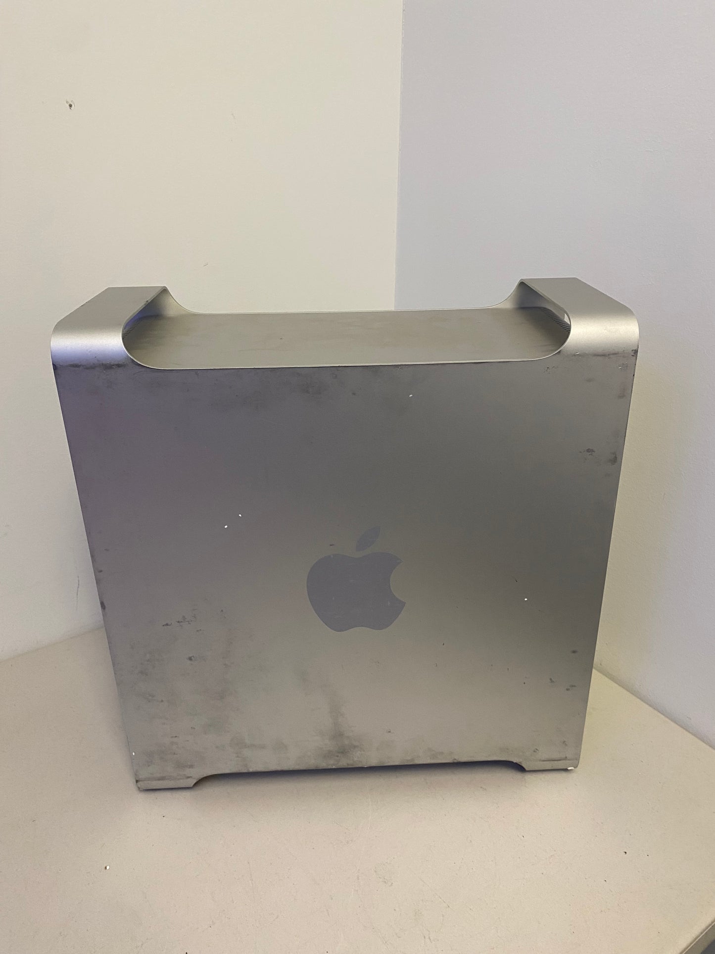 Apple Mac Pro 2010, Apple Mac Pro FC560LL/A, Apple Mac Pro Xeon, Apple Mac Pro 16 GB Ram, We Sell Professional Audio Equipment. Audio Systems, Amplifiers, Consoles, Mixers, Electronics, Entertainment, Live Sound.