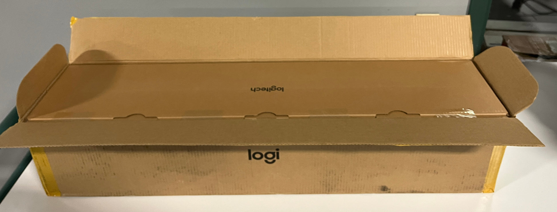 Logitech RALLY Bar, Logitech Video Bar, Video Conferencing Camera Bar Logitech, Logitech RALLY Bar Graphite, Logitech 60-001308, We Sell Professional Audio Equipment. Audio Systems, Amplifiers, Consoles, Mixers, Electronics, Entertainment, Live Sound