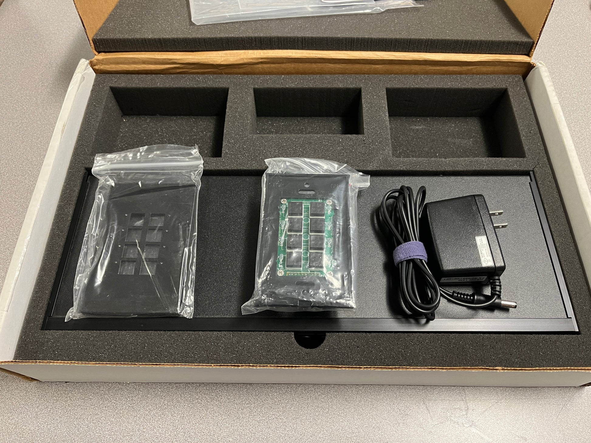 Interactive Technologies CS-800 CueServer Pro, CueServer Pro Web-Enabled Show Playback Processor, CS-800 Pro Web-Enabled Show Playback Processor, We Sell Professional Audio Equipment. Audio Systems, Amplifiers, Consoles, Mixers, Electronics, Entertainment, Live Sound