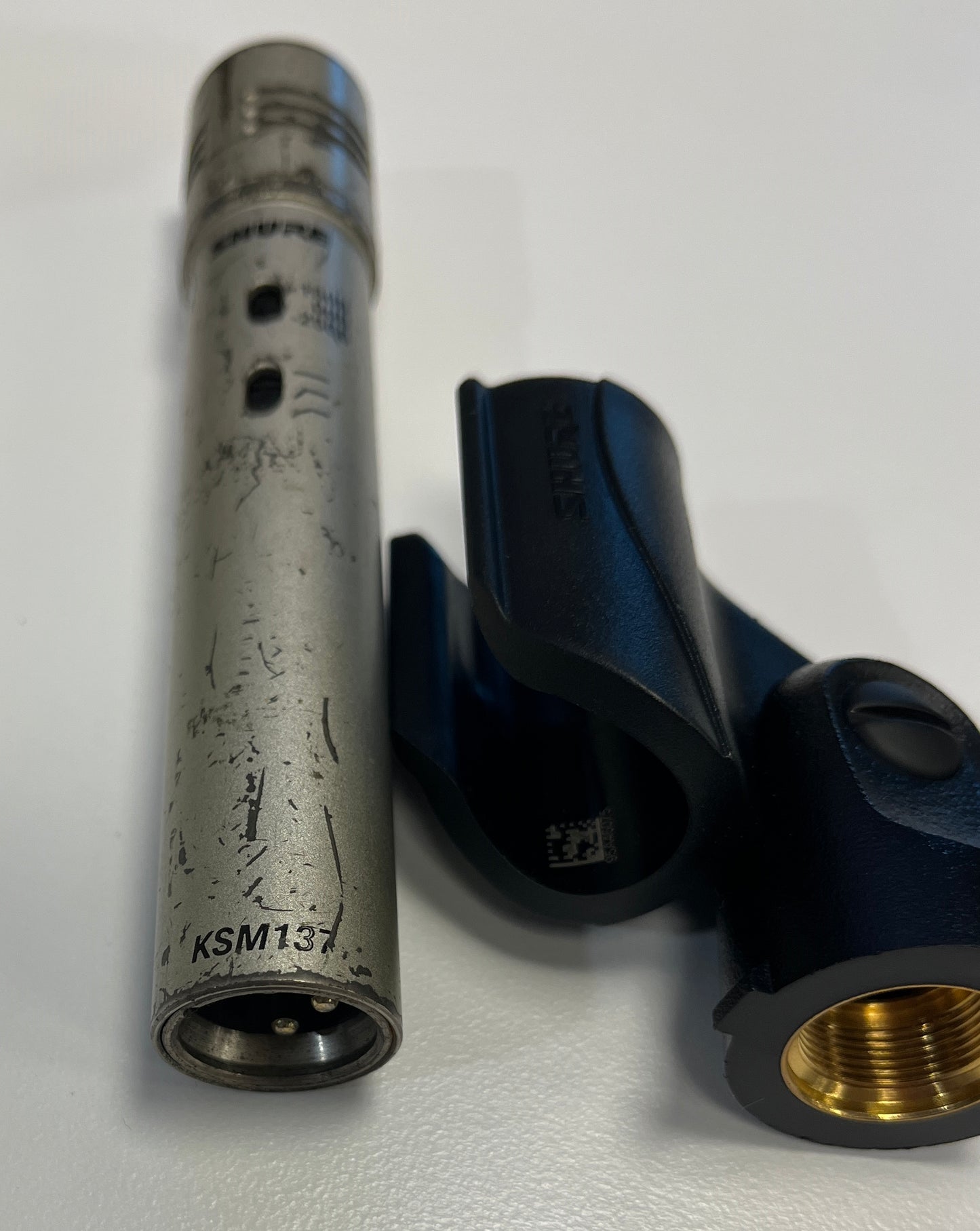 Shure KSM137/SL Small Condenser Cardioid Microphone, Shure KSM137/SL, KSM137/SL, Shure Condenser Microphone, Shure Microphones. We Sell Professional Audio Equipment. Audio Systems, Amplifiers, Consoles, Mixers, Electronics, Entertainment, Live Sound.