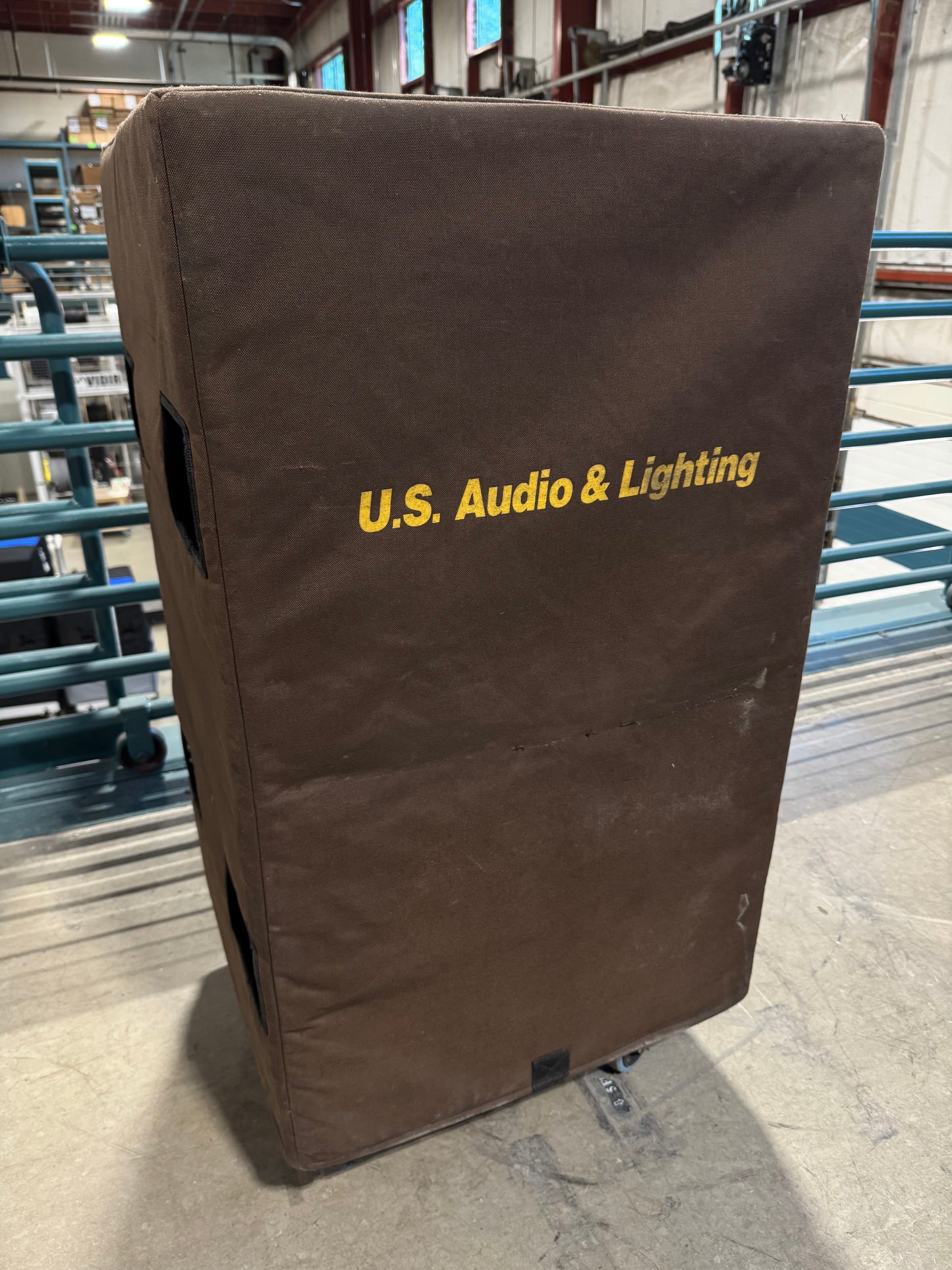 L-Acoustics LA-RAK I Touring Amplifier Rack, L-Acoustics Amp Rack, LA-8 Amplifier Rack, L-Acoustics LA-8 Amp Rack, Amplifier Rack, LA-RAK. We Sell Professional Audio Equipment. Audio Systems, Amplifiers, Consoles, Mixers, Electronics, Entertainment, Live Sound.