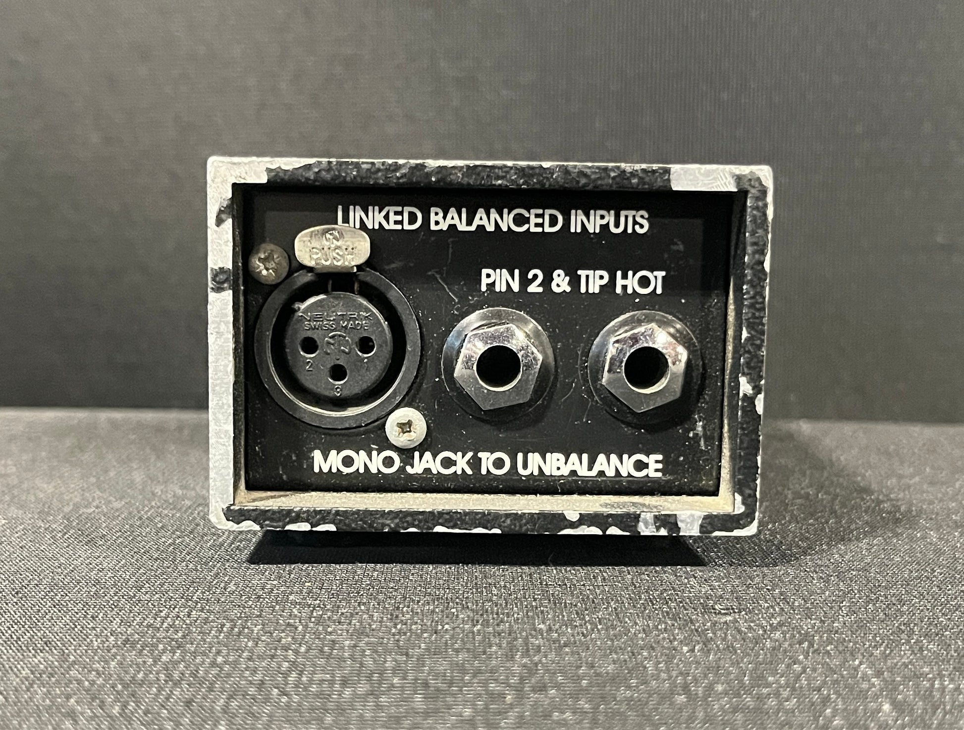 Klark Teknik LBB 100 1 Channel Active Direct Box, Klark Teknik LBB 100, Klark Teknik LBB 100 DI Box, LBB 100, Klark Teknik 1 Channel DI Box. We Sell Professional Audio Equipment. Audio Systems, Amplifiers, Consoles, Mixers, Electronics, Entertainment, Live Sound.