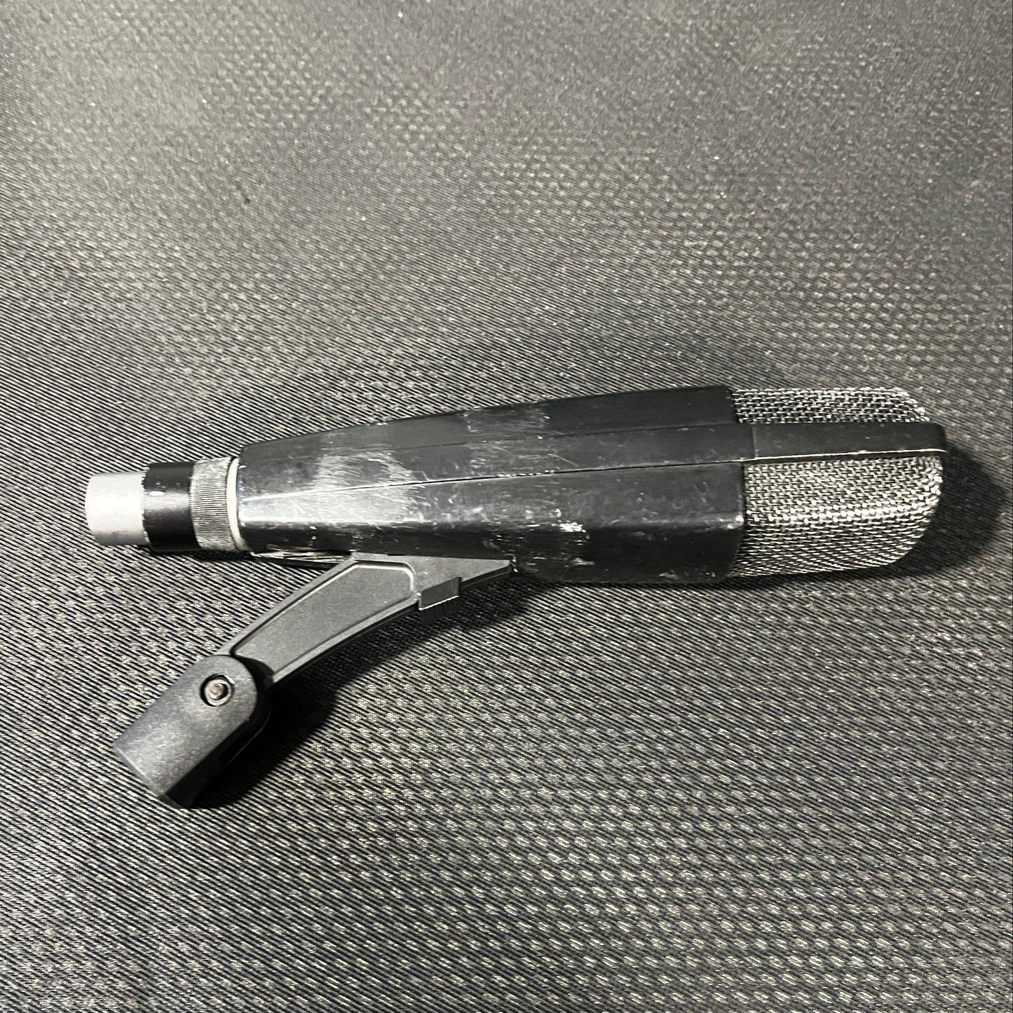 Sennheiser MD 421 Dynamic Cardioid Microphone, Sennheiser MD 421, Sennheiser MD421, Sennheiser Dynamic Mic, Sennheiser Microphones. We Sell Professional Audio Equipment. Audio Systems, Amplifiers, Consoles, Mixers, Electronics, Entertainment, Live Sound.
