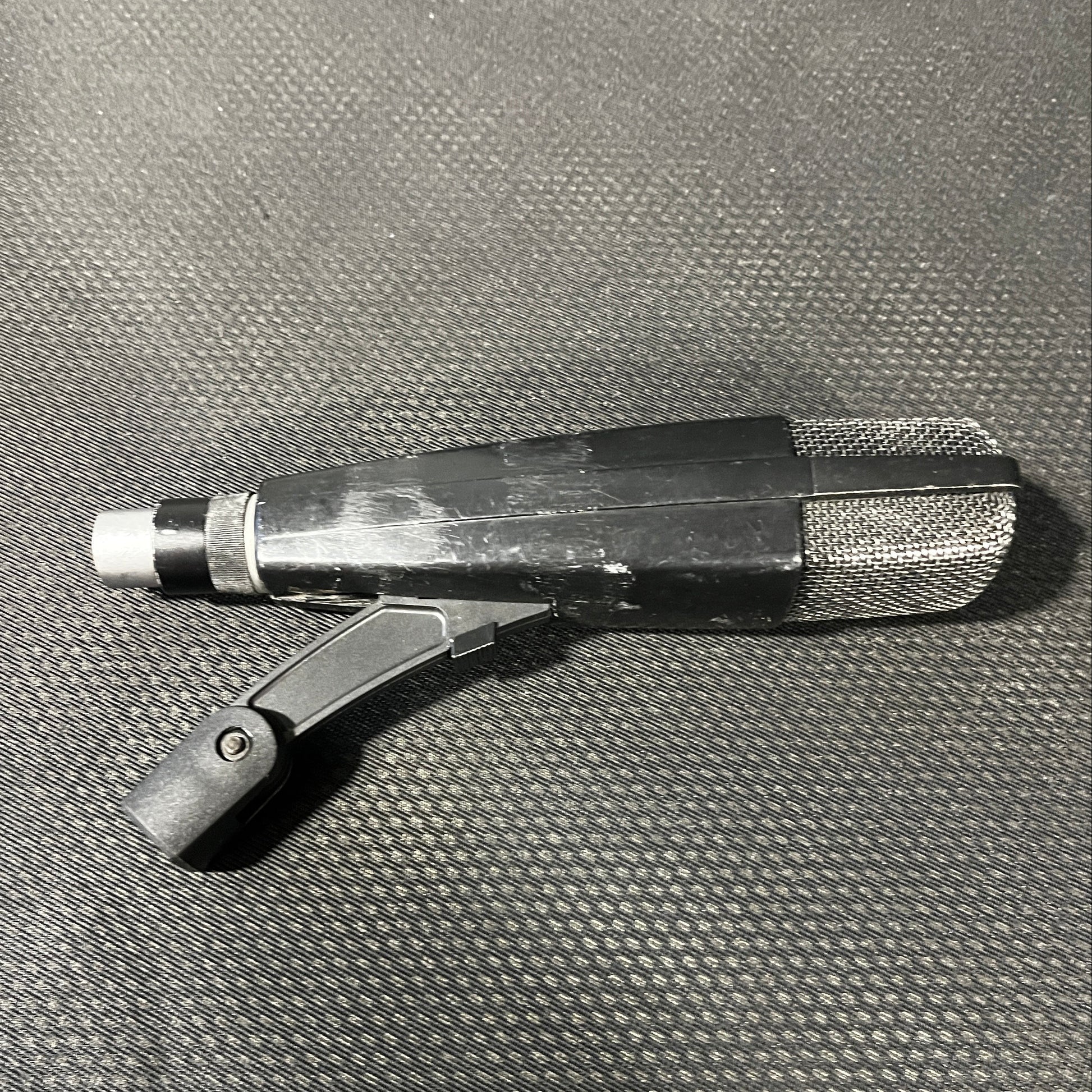Sennheiser MD 421 Dynamic Cardioid Microphone, Sennheiser MD 421, Sennheiser MD421, Sennheiser Dynamic Mic, Sennheiser Microphones. We Sell Professional Audio Equipment. Audio Systems, Amplifiers, Consoles, Mixers, Electronics, Entertainment, Live Sound.
