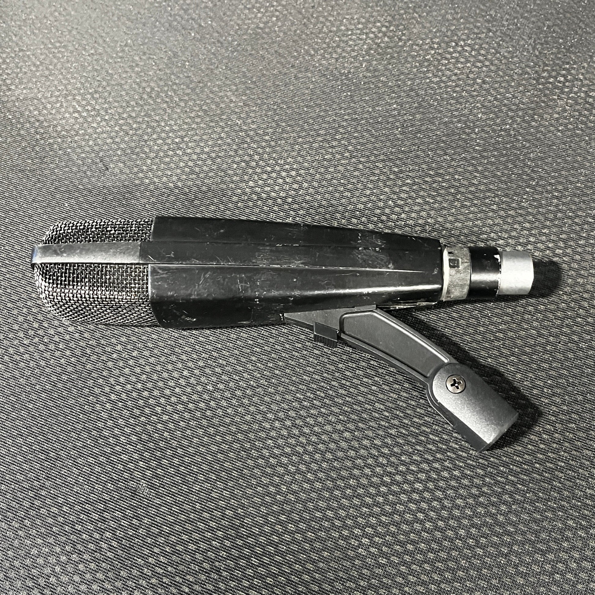Sennheiser MD 421 Dynamic Cardioid Microphone, Sennheiser MD 421, Sennheiser MD421, Sennheiser Dynamic Mic, Sennheiser Microphones. We Sell Professional Audio Equipment. Audio Systems, Amplifiers, Consoles, Mixers, Electronics, Entertainment, Live Sound.