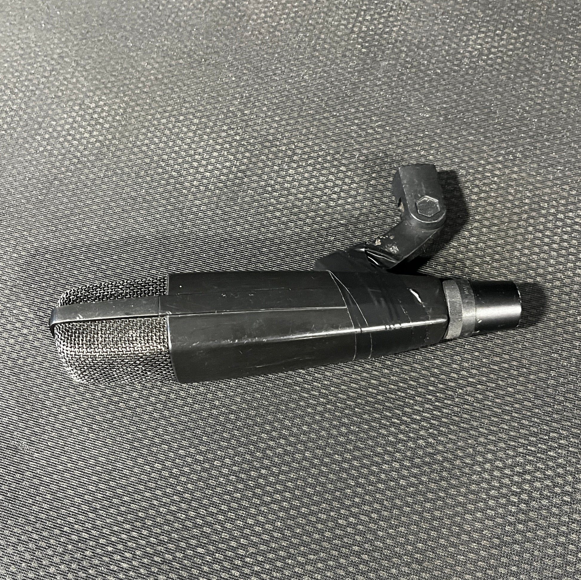 Sennheiser MD 421 Dynamic Cardioid Microphone, Sennheiser MD 421, Sennheiser MD421, Sennheiser Dynamic Mic, Sennheiser Microphones. We Sell Professional Audio Equipment. Audio Systems, Amplifiers, Consoles, Mixers, Electronics, Entertainment, Live Sound.
