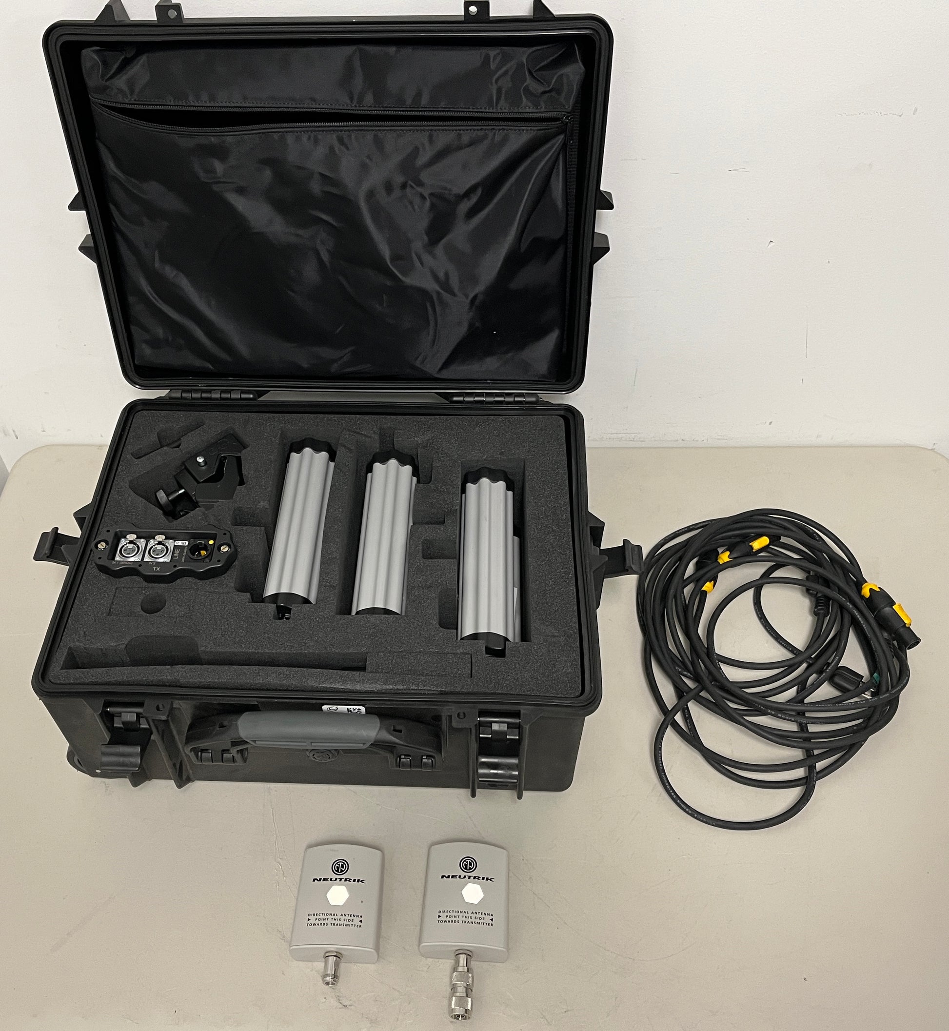Neutrik XIRIUM PRO, Neutrik XIRIUM PRO Digital Wireless Audio System, Neutrik Digital Wireless Audio System, We Sell Professional Audio Equipment. Audio Systems, Amplifiers, Consoles, Mixers, Electronics, Entertainment, Live Sound.