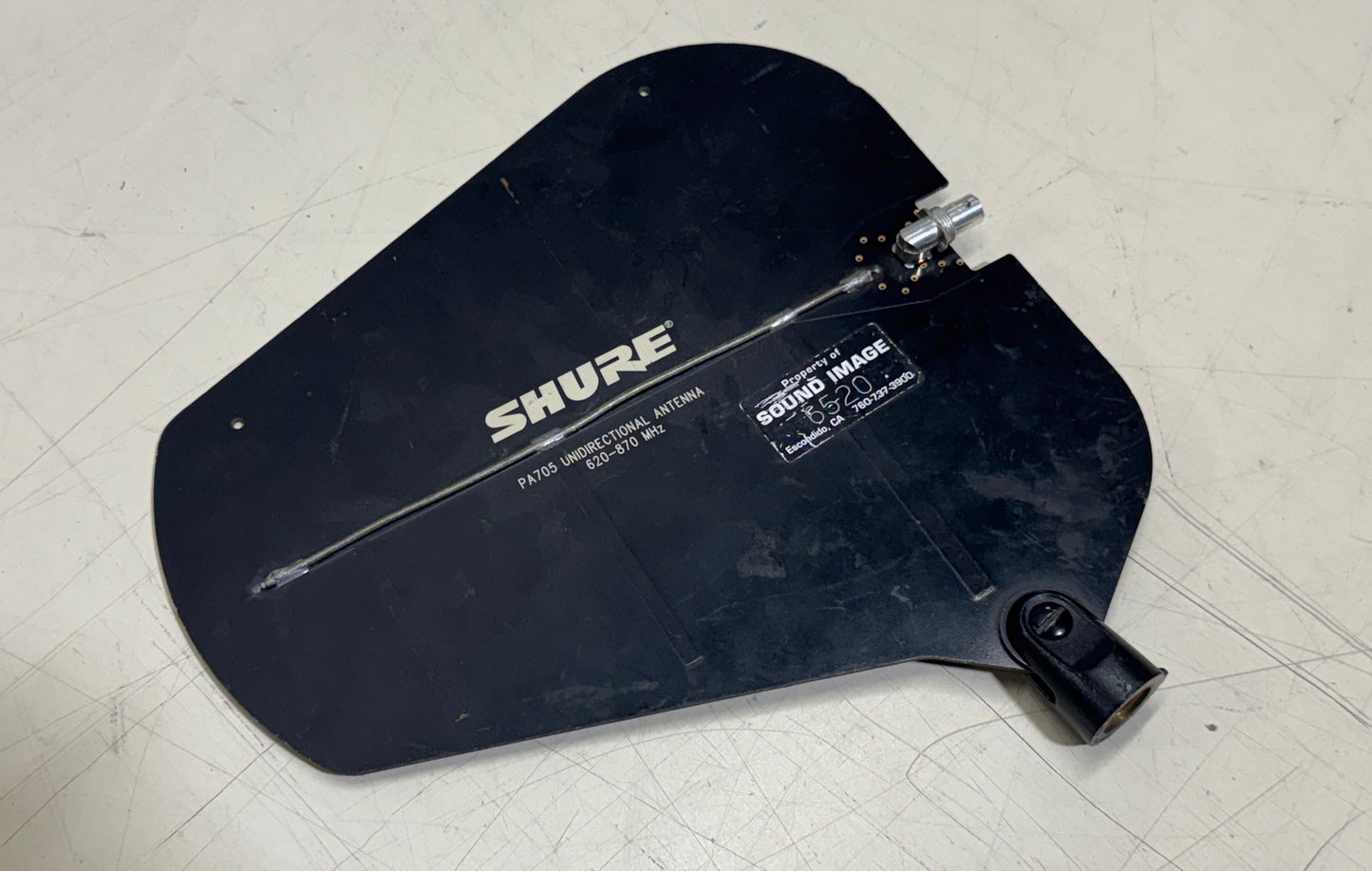Shure PA705 Unidirectional Antenna, Shure PA705, Shure Unidirectional Antenna, Shure Antenna, 620-870 MHz Antenna. We Sell Professional Audio Equipment. Audio Systems, Amplifiers, Consoles, Mixers, Electronics, Entertainment, Live Sound.