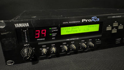 Yamaha ProR3 Details