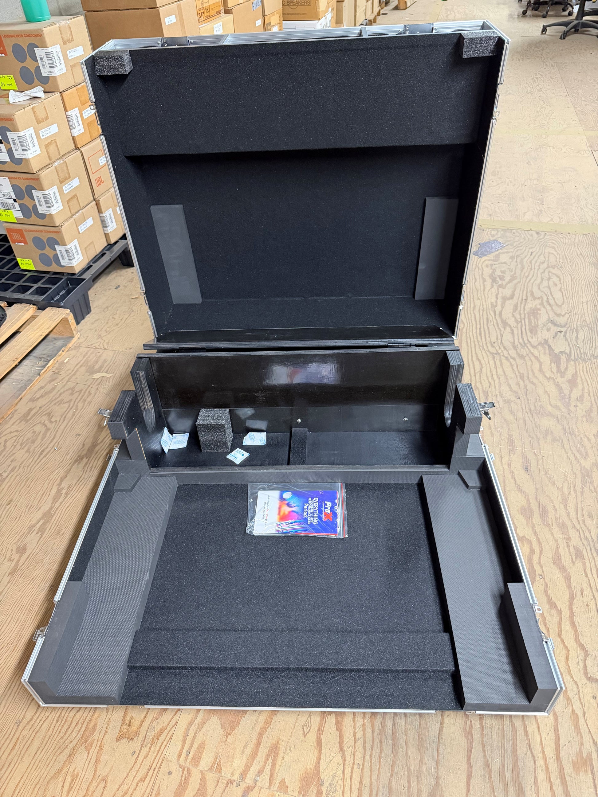 ProX Flight Case for Midas M32 Console, ProX XS-MIDM32DHW, Midas M32 Flight Case, Touring Case for Midas M32 Console, ProX M32 Case. We Sell Professional Audio Equipment. Audio Systems, Amplifiers, Consoles, Mixers, Electronics, Entertainment, Live Sound.