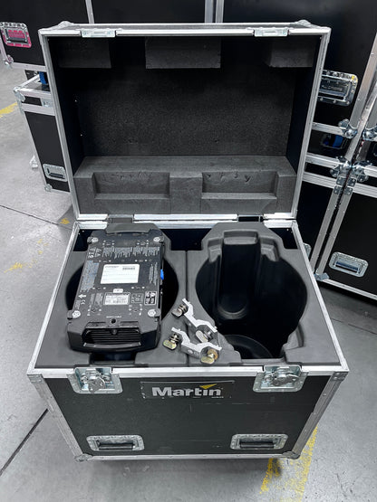 Martin Quantum Profile, Martin Quantum, Martin MAC Quantum Profile Moving Head Lightm Martin MAC Quantum Profile, Martin MAC Moving Head Light. We Sell Professional Lighting Equipment. Lighting Systems, Fixtures, Consoles, Dimmers, Control Systems, Electronics, Entertainment, Live Lighting.
