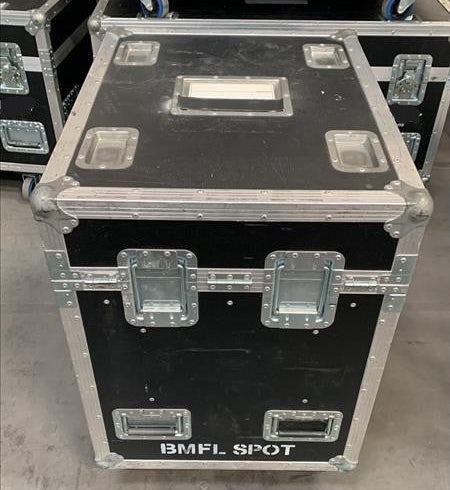 ROBE Lighting BMFL Robin Spot Moving Light Fixture, ROBE Lighting BMFL Robin, ROBE BMFL Robin Spotlight, ROBE Robin, ROBE Moving Light Fixture. We Sell Professional Lighting Equipment. Lighting Systems, Fixtures, Consoles, Dimmers, Control Systems, Electronics, Entertainment, Live Lighting. 