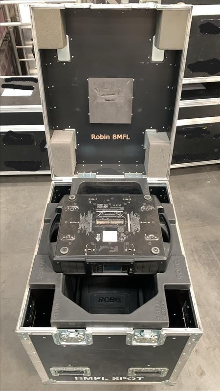 ROBE Lighting BMFL Robin Spot Moving Light Fixture, ROBE Lighting BMFL Robin, ROBE BMFL Robin Spotlight, ROBE Robin, ROBE Moving Light Fixture. We Sell Professional Lighting Equipment. Lighting Systems, Fixtures, Consoles, Dimmers, Control Systems, Electronics, Entertainment, Live Lighting. 