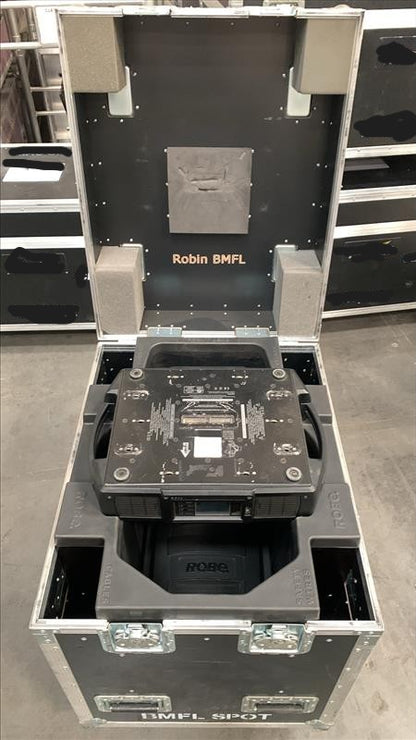 ROBE Lighting BMFL Robin Spot Moving Light Fixture, ROBE Lighting BMFL Robin, ROBE BMFL Robin Spotlight, ROBE Robin, ROBE Moving Light Fixture. We Sell Professional Lighting Equipment. Lighting Systems, Fixtures, Consoles, Dimmers, Control Systems, Electronics, Entertainment, Live Lighting. 