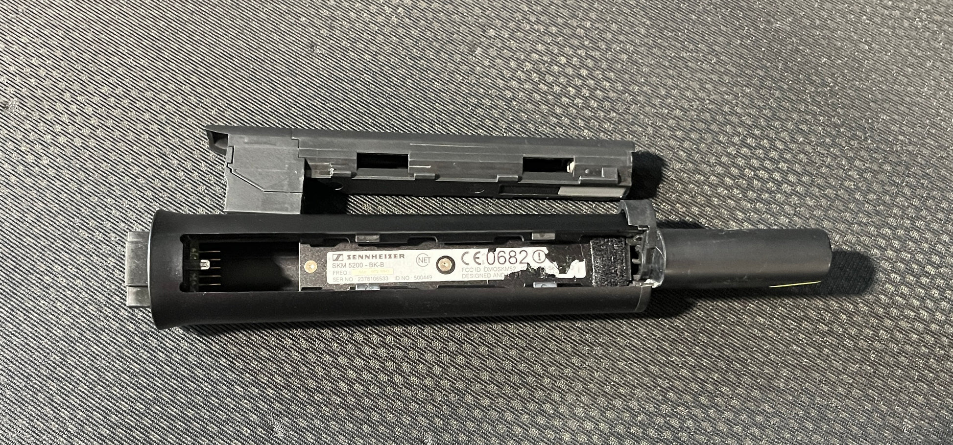 Sennheiser SKM 5200-II BK-L Handheld Transmitter 566-602 MHz, Sennheiser SKM 5200-II, Sennheiser SKM 5200-II 566-602 MHz, Sennheiser Handheld Transmitter, Sennheiser SKM 5200-II Transmitter. We Sell Professional Audio Equipment. Audio Systems, Amplifiers, Consoles, Mixers, Electronics, Entertainment, Live Sound.