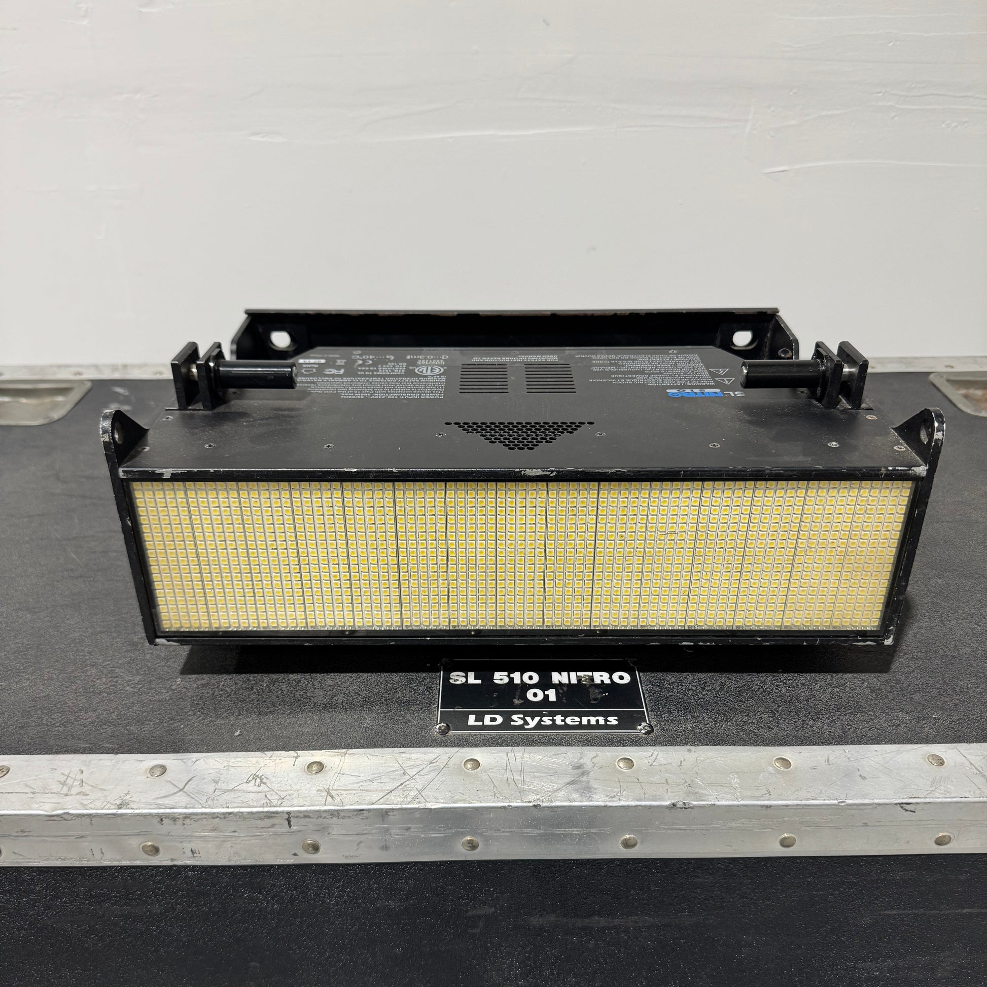 Vari-Lite Showline SL Nitro 510 LED Strobe Light, Vari-Lite SL Nitro 510, Vari-Lite Showline LED Strobe, Vari-Lite Strobe Light, SL Nitro 510. We Sell Professional Lighting Equipment. Lighting Systems, Fixtures, Consoles, Dimmers, Control Systems, Electronics, Entertainment, Live Lighting.
