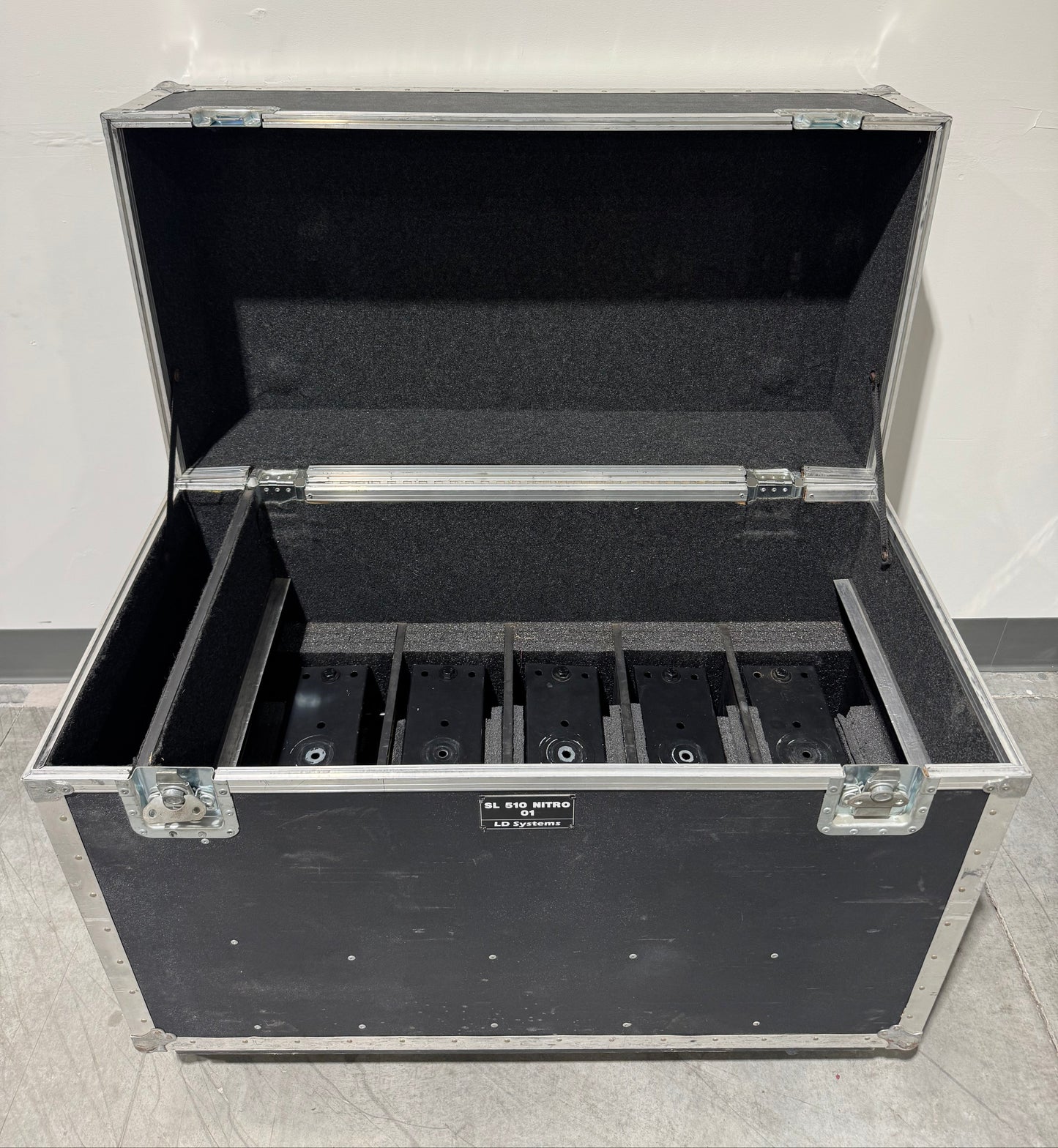 Vari-Lite Showline SL Nitro 510 LED Strobe Light, Vari-Lite SL Nitro 510, Vari-Lite Showline LED Strobe, Vari-Lite Strobe Light, SL Nitro 510. We Sell Professional Lighting Equipment. Lighting Systems, Fixtures, Consoles, Dimmers, Control Systems, Electronics, Entertainment, Live Lighting.