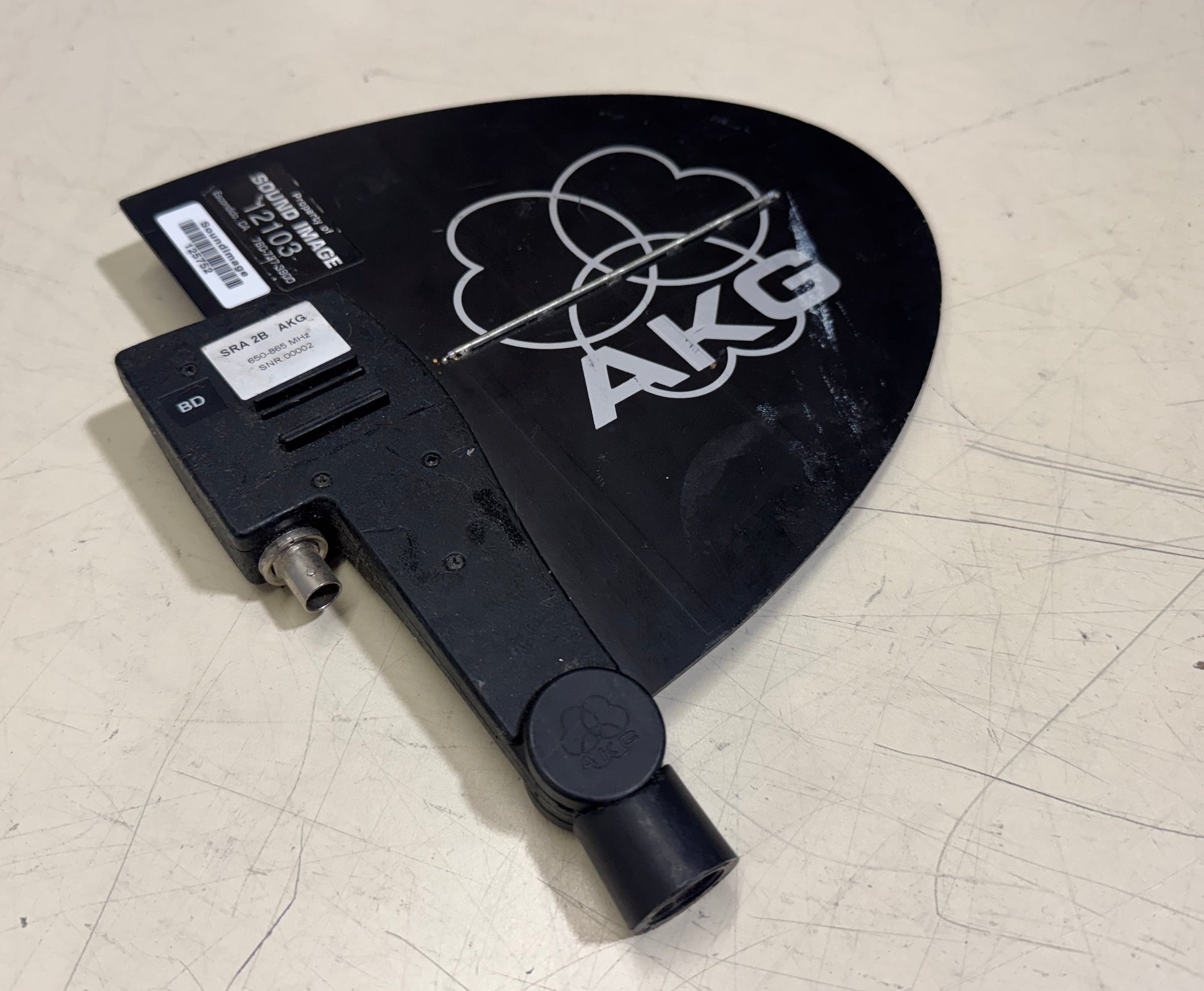 AKG SRA 2B Active Directional Antenna (650-865 MHz), AKG SRA 2B Antenna, AKG SRA 2B, AKG Antenna, 650-865 MHz Antenna. We Sell Professional Audio Equipment. Audio Systems, Amplifiers, Consoles, Mixers, Electronics, Entertainment, Live Sound.