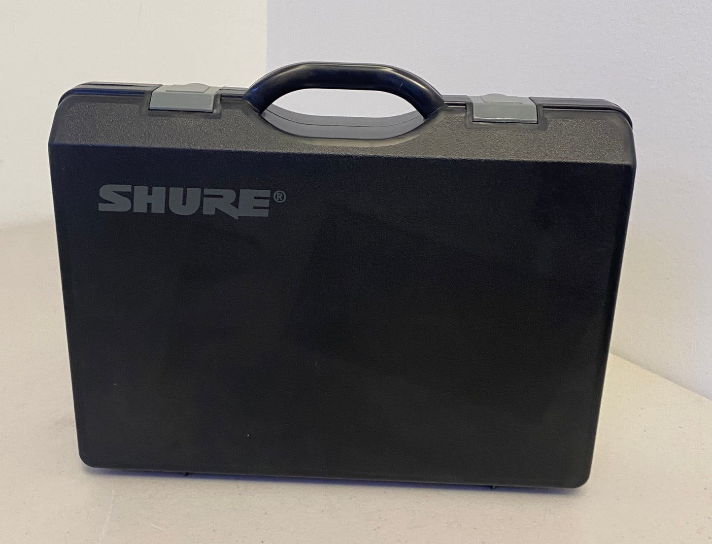 Shure UR2 Handheld, Shure Handheld Transmitter, Shure RF Mic, Shure UR2 G1 Transmitter, G1 Handheld Frequency Range, Shure G1 470-530 MHz Range, We Sell Professional Audio Equipment. Audio Systems, Amplifiers, Consoles, Mixers, Electronics, Entertainment, Live Sound.