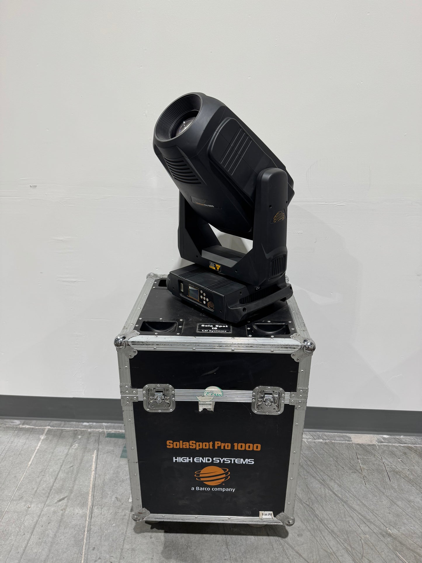 High End Systems SolaSpot 1000 Moving Head Light, High End Systems SolaSpot, SolaSpot 1000 Moving Head Light, High End SolaSpot 1000, SolaSpot 1000. We Sell Professional Lighting Equipment. Lighting Systems, Fixtures, Consoles, Dimmers, Control Systems, Electronics, Entertainment, Live Lighting.
