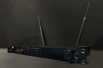 Shure ULX-D Package Side 2
