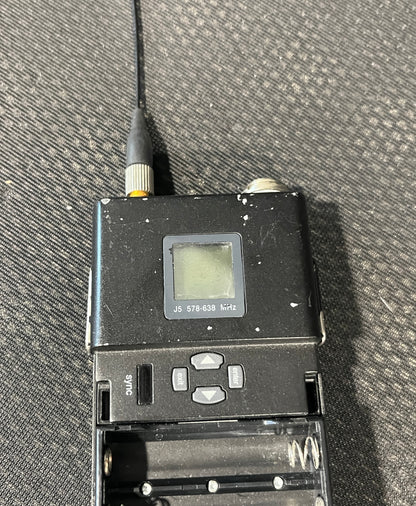 Shure UR1 Beltpack Transmitter J5 578-638 MHz, Shure UR1 Beltpack Transmitter, Shure UR1, Shure UR1 578-638 MHz, Shure UR1 J5. We Sell Professional Audio Equipment. Audio Systems, Amplifiers, Consoles, Mixers, Electronics, Entertainment, Live Sound.