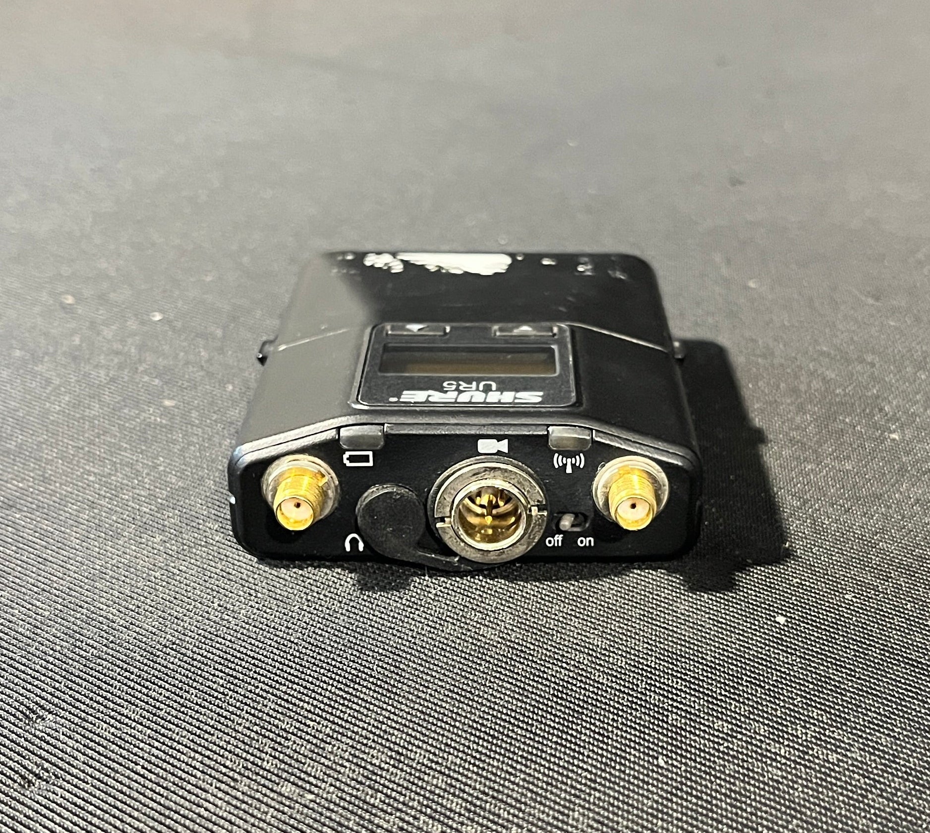 Shure UR5 UHF Bodypack Receiver G1 470-530 MHz, Shure UR5, Shure UR5 UHF Bodypack Receiver, Shure UR5 G1, Shure Bodypack Receiver. We Sell Professional Audio Equipment. Audio Systems, Amplifiers, Consoles, Mixers, Electronics, Entertainment, Live Sound.