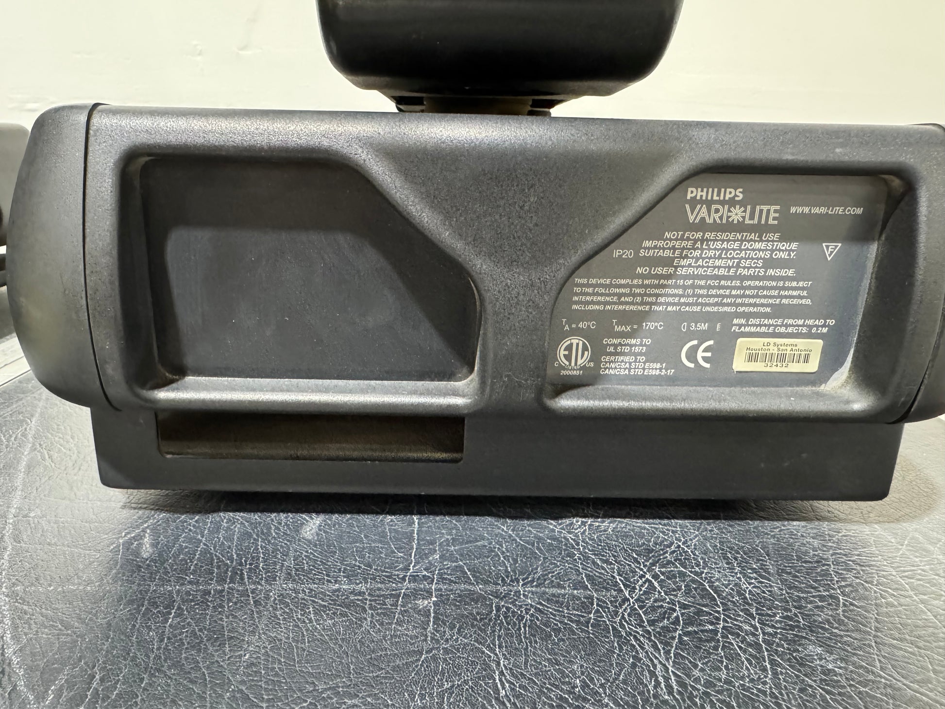 Vari-Lite VL3500 FX Wash Moving Light, Vari-Lite VL3500, VL3500, Vari-Lite Wash Light, FX Wash Light. We Sell Professional Lighting Equipment. Lighting Systems, Fixtures, Consoles, Dimmers, Control Systems, Electronics, Entertainment, Live Lighting.