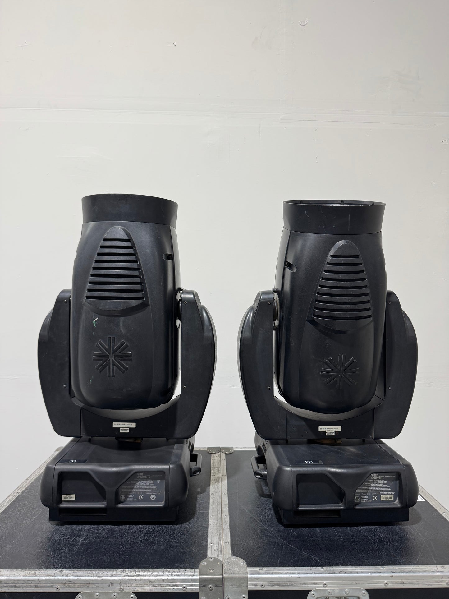 Vari-Lite VL3500 FX Wash Moving Light, Vari-Lite VL3500, VL3500, Vari-Lite Wash Light, FX Wash Light. We Sell Professional Lighting Equipment. Lighting Systems, Fixtures, Consoles, Dimmers, Control Systems, Electronics, Entertainment, Live Lighting.