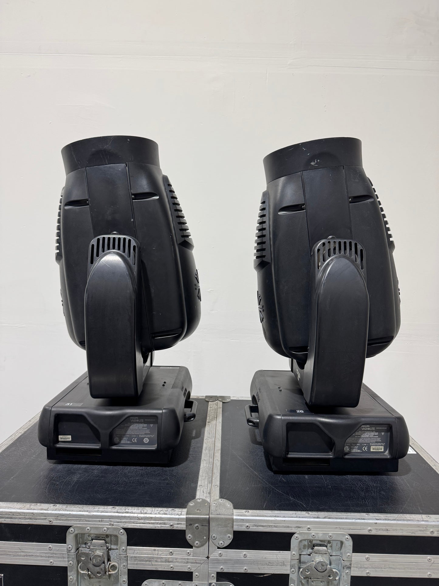Vari-Lite VL3500 FX Wash Moving Light, Vari-Lite VL3500, VL3500, Vari-Lite Wash Light, FX Wash Light. We Sell Professional Lighting Equipment. Lighting Systems, Fixtures, Consoles, Dimmers, Control Systems, Electronics, Entertainment, Live Lighting.