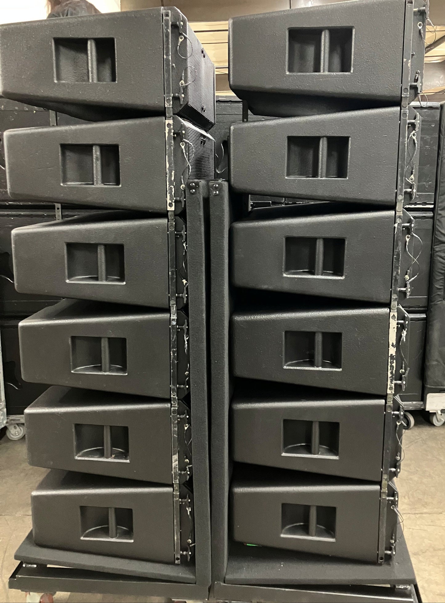 QSC Wideline WL2102 Line Array System Package with Crown iT-12000HD Amp Rack