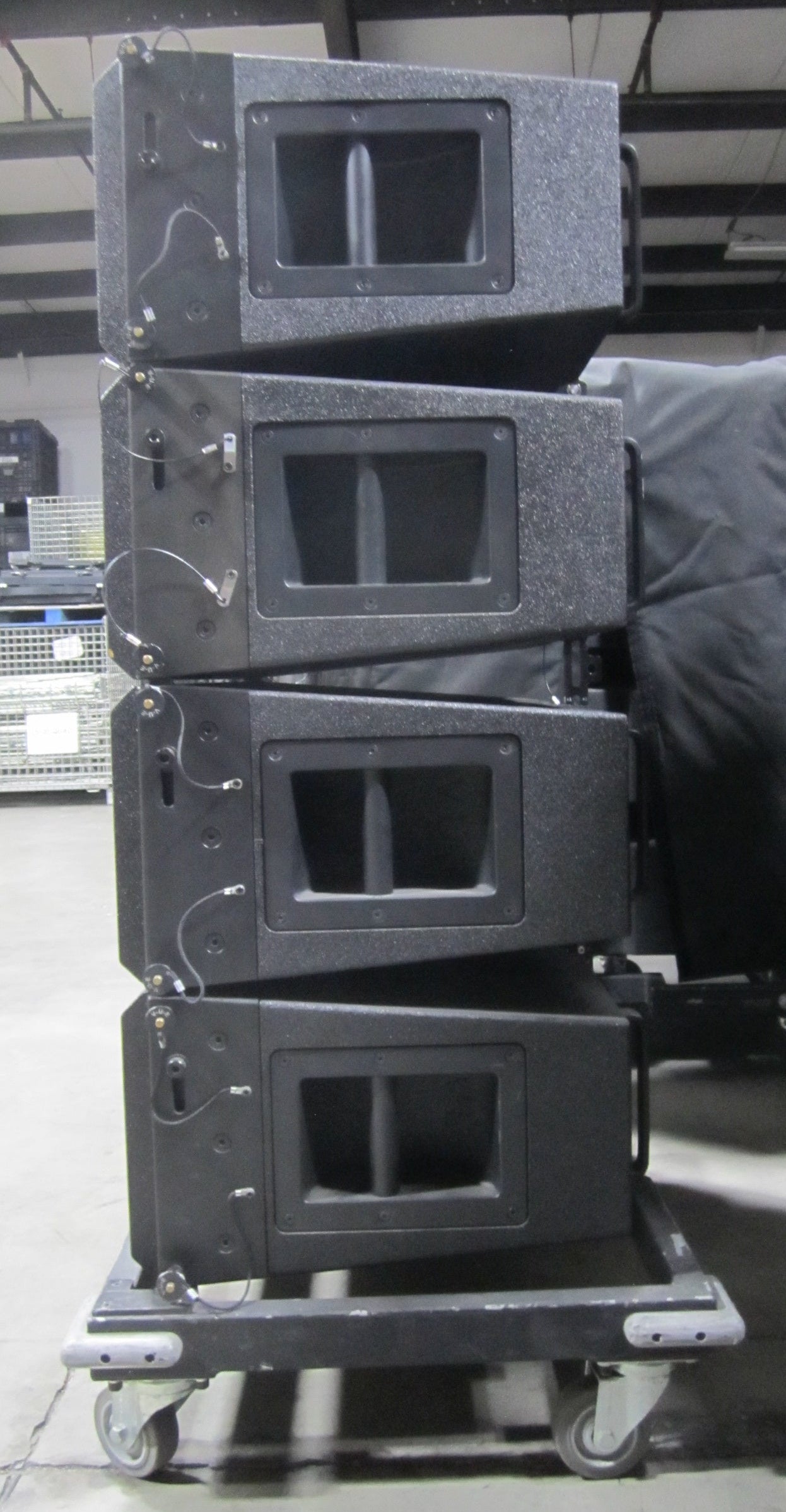 VUE Audiotechnik al-8 Large-Format Line Array Speaker, VUE al-8, VUE al-8 Line Array, VUE Line Array Speakers, VUE Audiotechnik al-8. We Sell Professional Audio Equipment. Audio Systems, Amplifiers, Consoles, Mixers, Electronics, Entertainment, Live Sound.