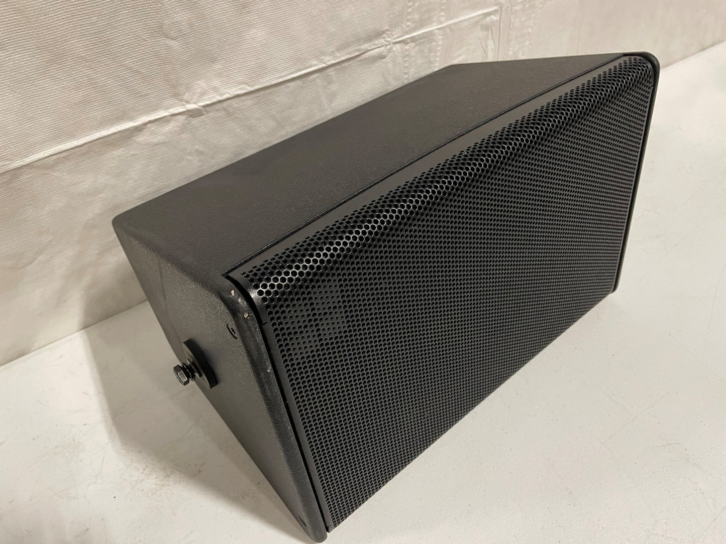 Pre-Owned d&b 8S Speaker with Mounting Bracket