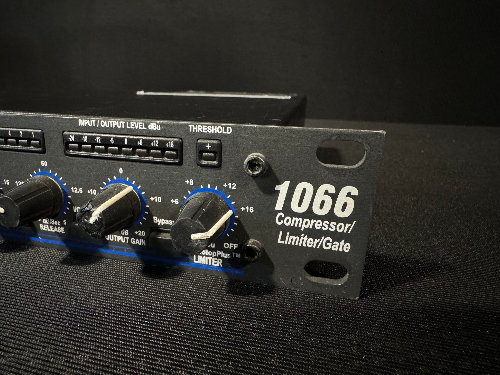 dbx 1066 2 Channel Compressor/Limiter/Gate, dbx 1066, dbx 1066 Compressor, dbx Compressor/Limiter, dbx 1066 2 Channel. We Sell Professional Audio Equipment. Audio Systems, Amplifiers, Consoles, Mixers, Electronics, Entertainment, Live Sound.