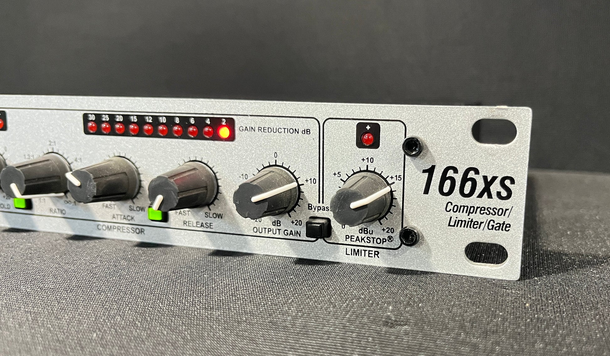 dbx 166xs Compressor/Limiter/Gate, dbx 166xs, dbx Rack Effects, dbx Compressor/Limiter/Gate, 166xs Compressor. We Sell Professional Audio Equipment. Audio Systems, Amplifiers, Consoles, Mixers, Electronics, Entertainment, Live Sound.
