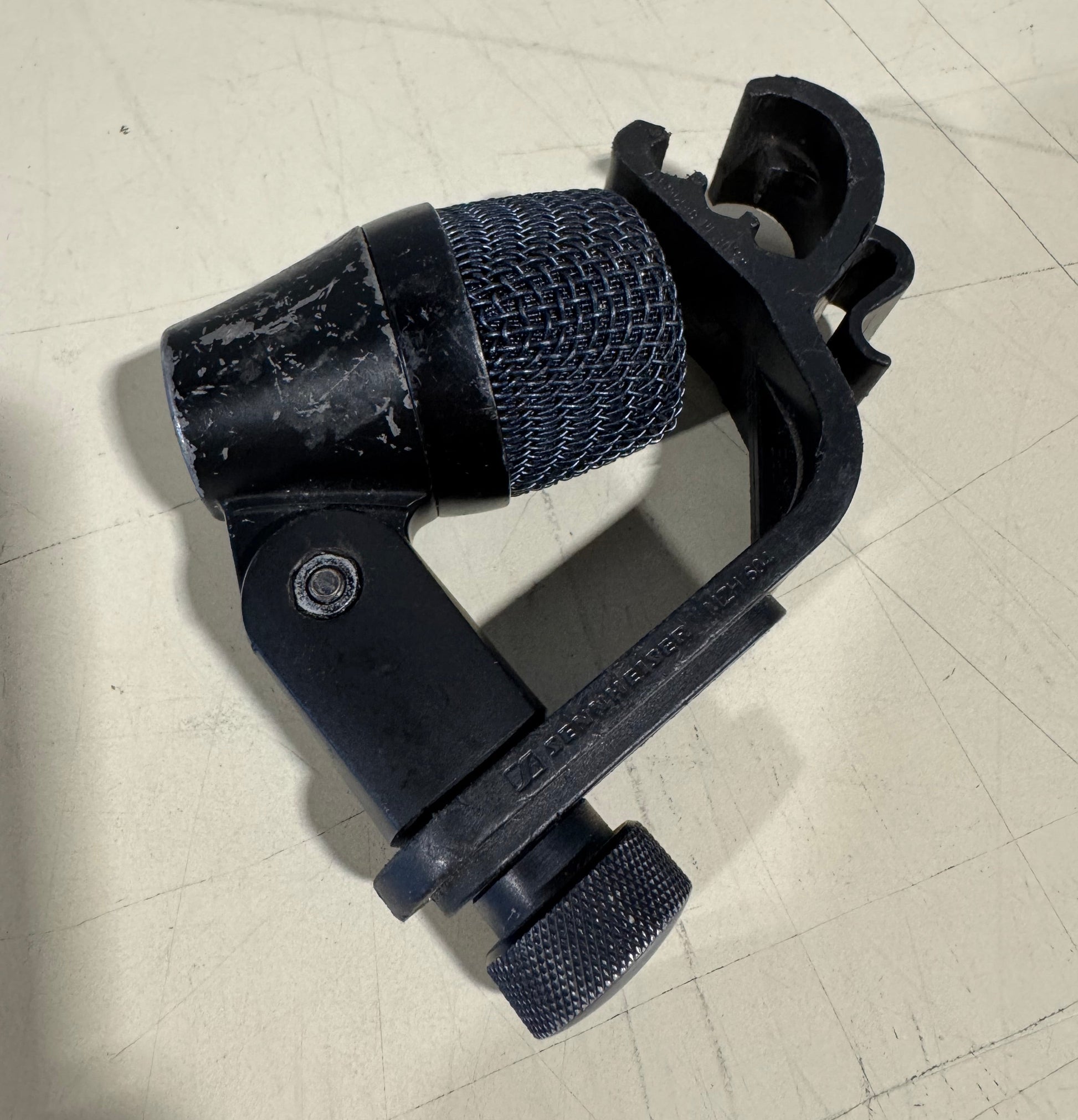 Sennheiser e904 Dynamic Microphone, Sennheiser Microphones, e904, Microphone Lot, Sennheiser Mics. We Sell Professional Audio Equipment. Audio Systems, Amplifiers, Consoles, Mixers, Electronics, Entertainment, Live Sound.