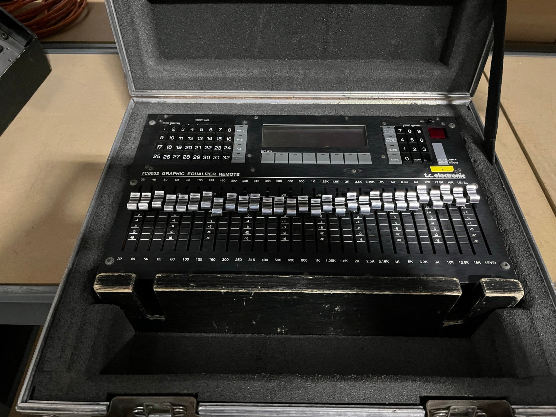 tc electronic 6032 Graphic Equalizer Remote Head, tc electronic 6032, tc electronic Graphic EQ, Graphic Equalizer Remote Head, tc electronic 6032 EQ. We Sell Professional Audio Equipment. Audio Systems, Amplifiers, Consoles, Mixers, Electronics, Entertainment, Sound, Live.